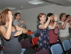 Belediye Çalışanları İşitme Engelliler İçin İşaret Dili Öğreniyor