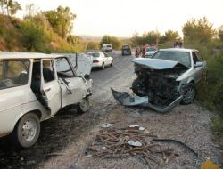 Zift Dökülen Yolda Kaza: 3yaralı
