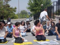 Ösym Binası Önünde 57 Dakikalık Oturma Eylemi