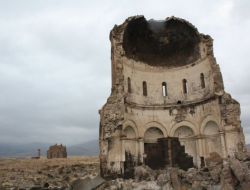 "Kars, Ardahan, Iğdır Ve Ağrı'da Turistlik Değerler Hareket Geçirilmeli"