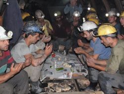 Maden İşçileri Yerin Altında İlk Sahurun Heyecanını Yaşadı