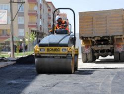 Pursaklar’da Yeni İş Makineleri Asfalt Mesaisine Başladı
