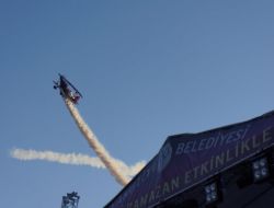 Uçakla Akrobasi Gösterisi Erzurumlulara Büyük Heyecan Yaşattı