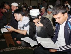 Moskova’da Ramazan Heyecanı, İlk Teravih Çadır Camide Kılındı