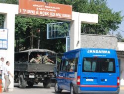 70 Siyasi Tutuklu Ve Hükümlü Nakledildi