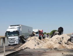 Akaryakıt Yüklü Tanker Devrilerek Yandı