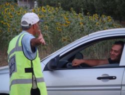 Karaman’da Trafik Polisleri Sürücüleri İftar İçin Durdurdu
