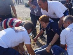 Lastiği Patlayan Otomobilin Çarptığı Otobüs Şarampole Yuvarlandı: 16 Yaralı