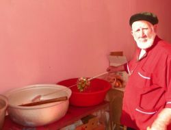 Cennet Dede Bu Sene De İhtiyaç Sahiplerini Unutmadı