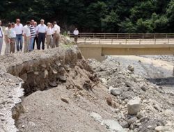Ak Parti Mkyk Üyesi Demir, Selin Vurduğu Yakakent’te İnceleme Yaptı