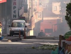 Yaralı Teröriste Destek Eylemine Polis Müdahale Etti