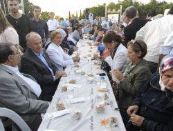 Çanakkale Şehitliği’nde Binlerce Kişi İftar Yaptı