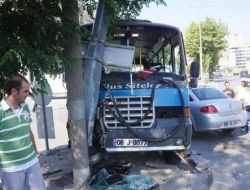 Ankara'da Dolmuş Kazası: 5 Yaralı