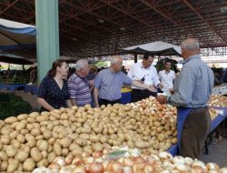 Başkan Yaşar, Çayyolu'nda Pazar Denetledi