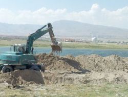 Akkaya’da Suyun Boşaltılması İçin Tünel Açıldı