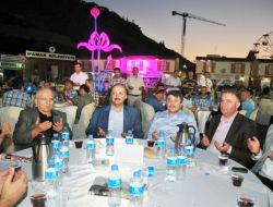 Mamak Pazaryeri'nde Bin 500 Kişi İftar Yaptı