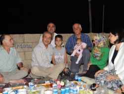 Bakan Eker, İftarını Vatandaşın Evinde Yaptı!