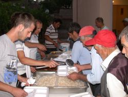 Bakırçay Sanayici Ve İşadamları Derneği Üç İftar Çadırı Kurdu