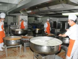 Etimesgut Belediyesi Aşevi'nden 3 Bin Kişiye İftar Yemeği