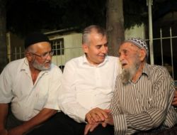 Başkan Zolan, İftarda Kapalı Pazaryeri Ve Yüzme Havuzu Sözü Verdi