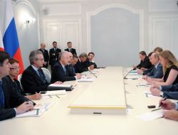 Putin: Esed Görevinden Yasal Şekilde Ayrılmalı