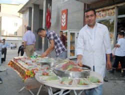 Hakkari’de Ramazan İle Çiğ Köfteye Rağbet Arttı