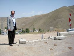 Tekedereliler Yollarının Asfaltlanmasını İstiyor