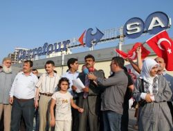 Carrefoursa’ya Bbp’lilerden Başörtüsü Tepkisi: Alışveriş Yapmayın