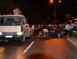 Kaldırıma Çıkan Otomobil İki Kişiyi Ezdi