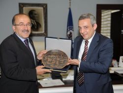 Gürcistan Başkonsolosu Asashvılı, Trabzon Belediyesi'ni Ziyaret Etti