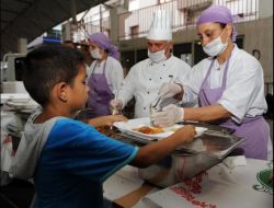 Büyükşehir İftar Sofrası Portakal Çiçeği’nde Kuruldu