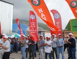 Chp’li Vekillerden Grevdeki İşçilere Destek