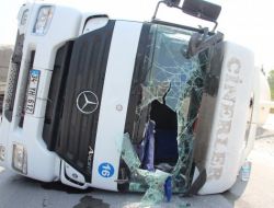 Soda Yüklü Tanker Devrildi!