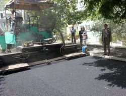 Palandöken Belediyesi 24 Saat Asfalt Döküyor