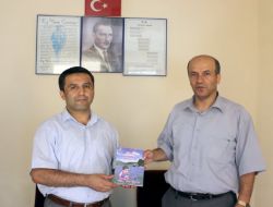 Tonya Aşığı Altuntaş'ın 'Gez Dünyayı Gör Tonya’yı' Kitabı Çıktı