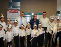 Başkan Böcek, Sünnet Çocuklarına Kirvelik Yaptı