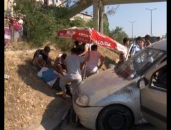 Kazada Yaralanan Gence 'Şemsiyeli' Koruma