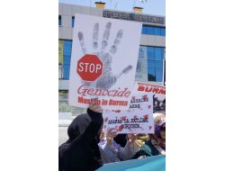 BM Binası Önünde Arakan’daki Katliamı Protesto Ettiler