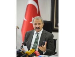 "Suriyeliler Günlük İhtiyaçlarını Alabilir"