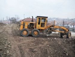 Mamak'ta Yol Çalışmaları Sürüyor