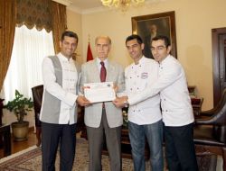 Vali Harput’tan Guinness Rekortmeni Börekçiye Teşekkür Belgesi