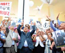 Kocaoğlu güvercin uçurdu!