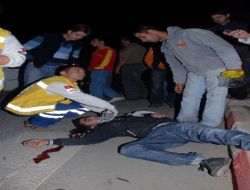 Turgutlu'da Motosiklet İki Araca Çarptı: 3 Ağır Yaralı