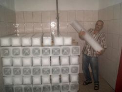 Sıcakların Uğramadığı Tek Yer: Buz Fabrikası