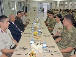 Vali Yüksel Yeni Jandarma Personeli İle İftarda Tanıştı