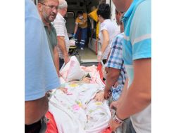 Ağırlığı Nedeniyle Yaşlı Kadını Evden İtfaiye Güçlükle Çıkartabildi