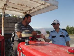 Traktör Sürücülerine Broşürlü Uyarı