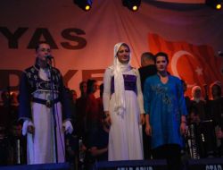 Bosna Hersek İlahi Grubu Gönülleri Fethetti