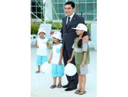 Berdimuhamedov, Tahran Yolcusu..