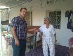 Mozaik Eğitim Gönüllüleri Derneği Ramazanda Her Gün Yemek Dağıtıyor